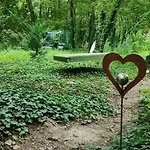 Szigetcsúcs Lakókocsi-vissza A Természetbe A Duna Parton Kemping *