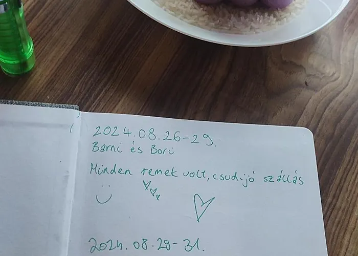 Szigetcsucs Lakokocsi-vissza A Termeszetbe A Duna Parton *
